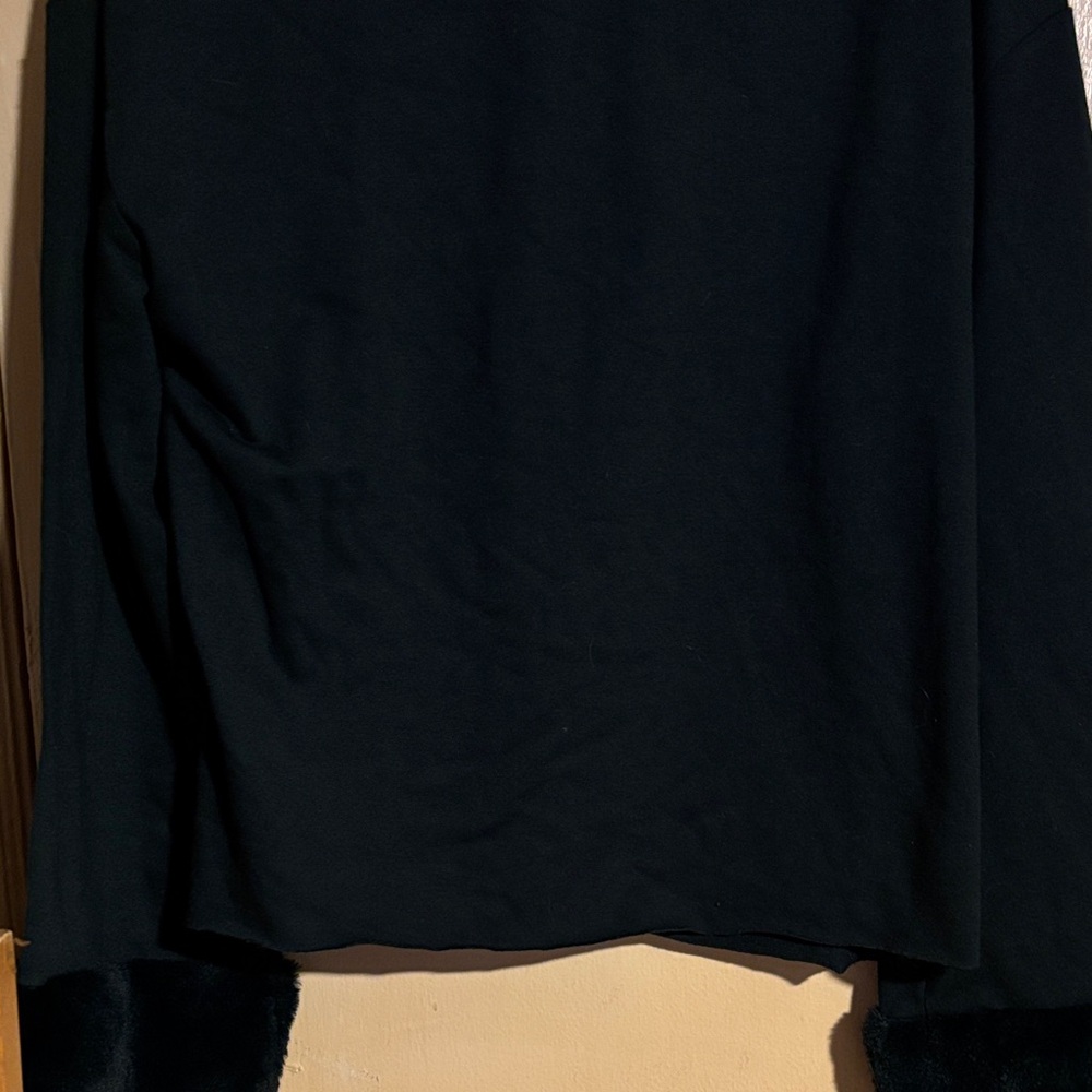 Zara dark green pullover round neck top with flared sleeves trimmed in faux fur
